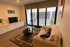Kingston Foreshore Contemporary Apartment